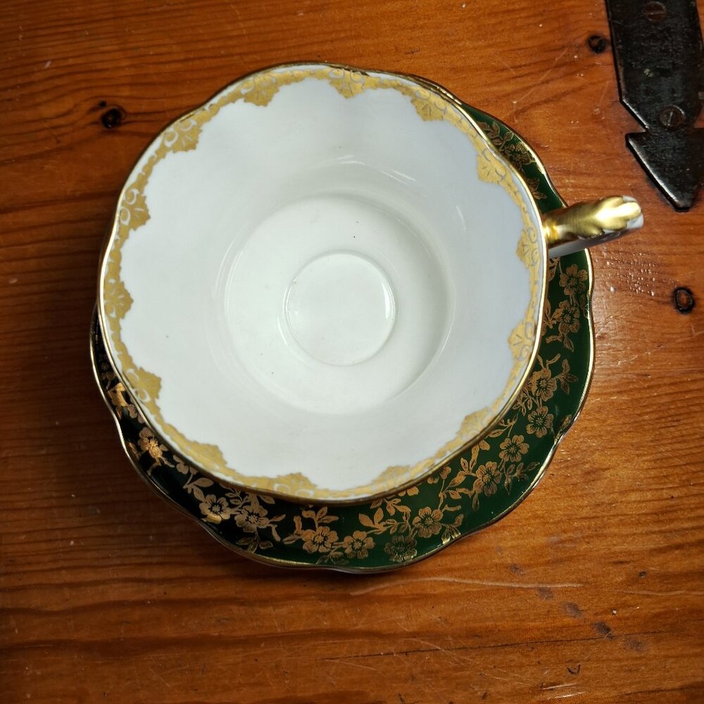 Vintage Royal Albert Consort Series Green, gold and white teacup and saucer - Picture 3 of 6